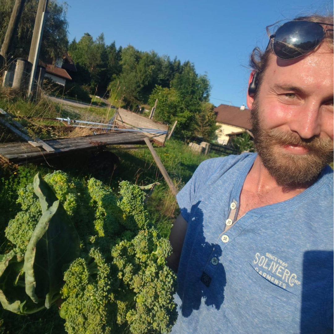Philip Hassler beim Anbau in Kärnten für die Kammerhütte